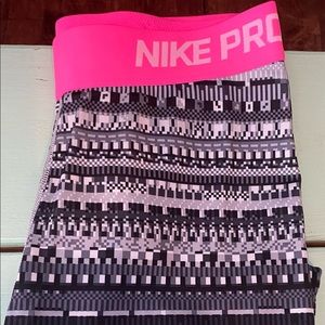 Big Kids (Girls) Dri Fit Nike Pro Leggings Size XL